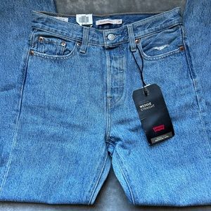 Levi’s Wedgie Straight High Rise Button Fly Jeans Size 26x28